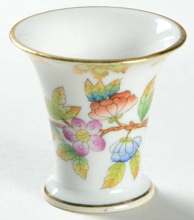 Queen Victoria (Green Border) 2" Vase