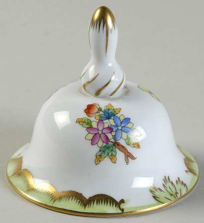 Queen Victoria (Green Border) Bell