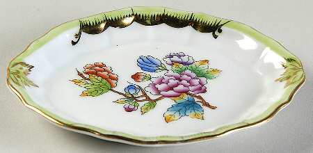 Queen Victoria (Green Border) Small Oval Tray