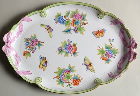 Queen Victoria (Green Border) 15" Oval Tray