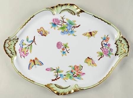 Queen Victoria (Green Border) 17" Oval Tray