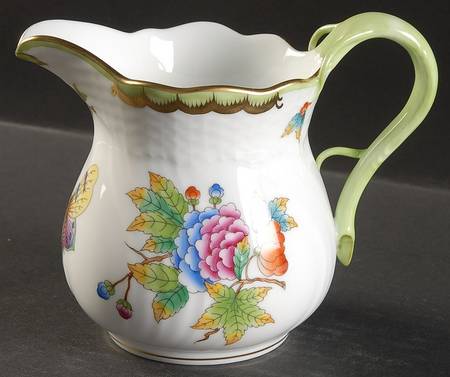 Queen Victoria (Green Border) 16 Oz Pitcher