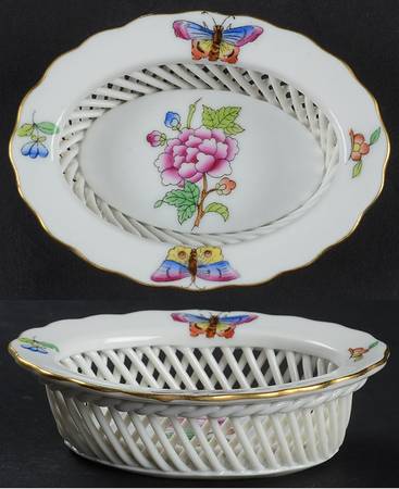Queen Victoria (Green Border) 3" Oval Open Weave Basket