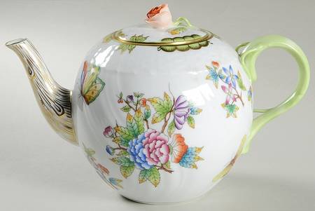 Queen Victoria (Green Border) Teapot & Lid