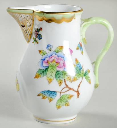 Queen Victoria (Green Border) 12 Oz Pitcher