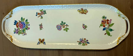 Queen Victoria Older (VA) 19" Oblong Tray