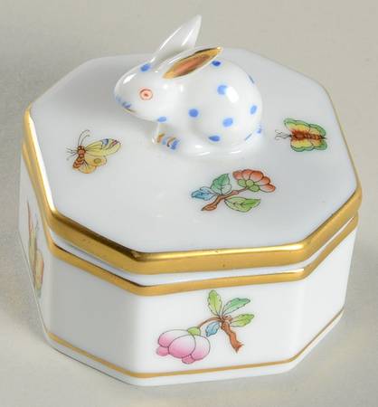Queen Victoria Older (VA) Small Household Box