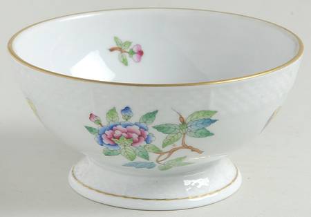 Queen Victoria Older (VA) Footed Dessert Bowl