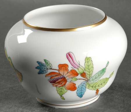 Queen Victoria Older (VA) Rose Bowl