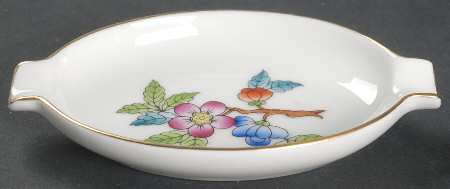 Queen Victoria Older (VA) Oval Ashtray