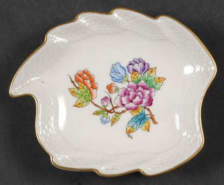 Queen Victoria Older (VA) 4" Ashtray
