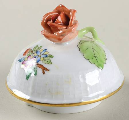 Queen Victoria Older (VA) Lid for Small Coffee Pot
