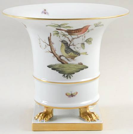 Rothschild Bird (RO) 7" Claw Footed Urn Vase