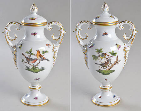 Rothschild Bird (RO) 10'' Footed Urn with Lid