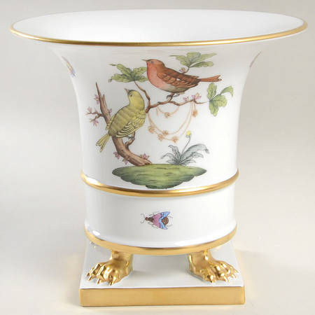 Rothschild Bird (RO) 7" Claw Footed Urn Vase