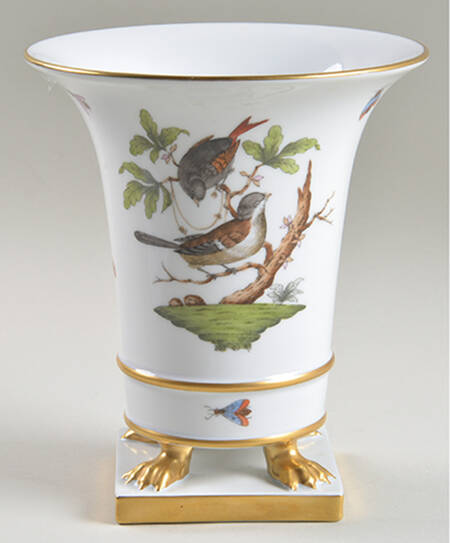 Rothschild Bird (RO) 7" Claw Footed Urn Vase