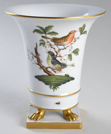 Rothschild Bird (RO) 7" Claw Footed Urn Vase