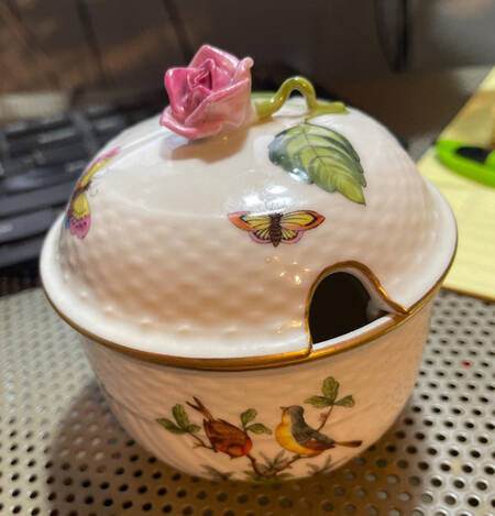 Rothschild Bird (RO) Sugar Bowl & Lid
