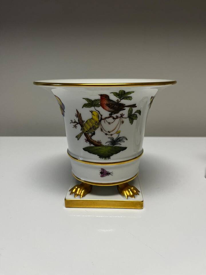 Rothschild Bird (RO) 5" Claw Footed Urn Vase
