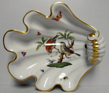 Rothschild Bird (RO) 9" Shell Shaped Dish