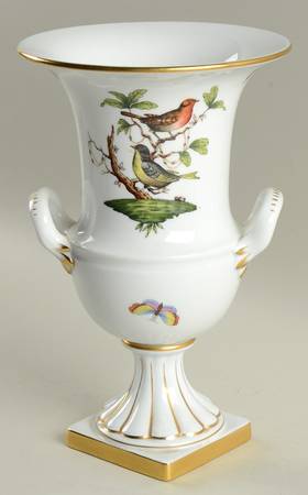 Rothschild Bird (RO) 9" Footed Urn