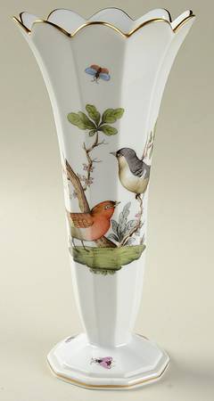 Rothschild Bird (RO) 8" Scalloped Vase