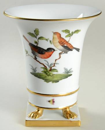 Rothschild Bird (RO) 7" Claw Footed Urn Vase