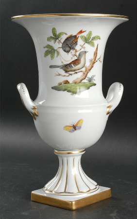 Rothschild Bird (RO) 9" Footed Urn