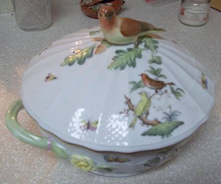 Rothschild Bird (RO) Small Round Covered Vegetable