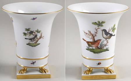 Rothschild Bird (RO) 7" Claw Footed Urn Vase