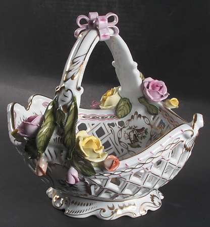 Rothschild Bird (RO) 10" Open Weave Basket W/Bow