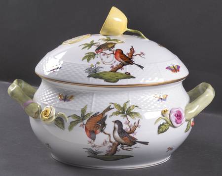Rothschild Bird (RO) Oval Bean Pot & Lid