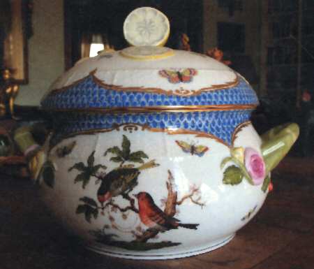 Rothschild Bird Blue Border (ROE ROEB) Bean Pot & Lid