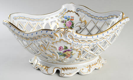 Saxonian Boquet (Bs) 12" Oval Openwork Basket