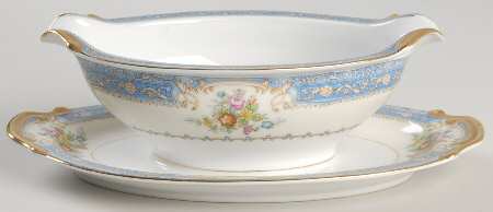HIN3 Gravy Boat with Attached Underplate