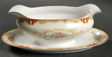 HIN4 Gravy Boat with Attached Underplate