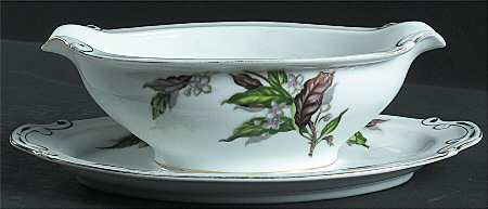 Delray Gravy Boat with Attached Underplate