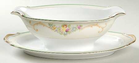 HIR1 Gravy Boat with Attached Underplate
