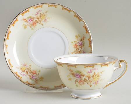 HIR2 Footed Cup & Saucer Set