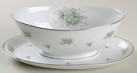 Lamont Gravy Boat with Attached Underplate