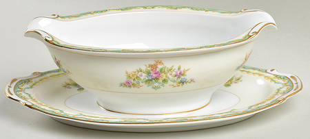 Madeline Gravy Boat with Attached Underplate