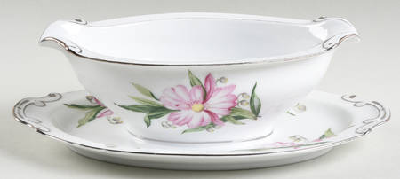 Montclair Gravy Boat with Attached Underplate