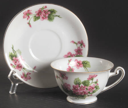 Nydia Footed Cup & Saucer Set