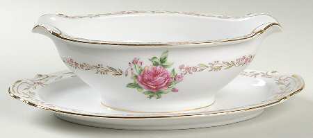 Ridgewood Gravy Boat with Attached Underplate