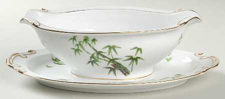 Tan Kay-Tah Kay Gravy Boat with Attached Underplate