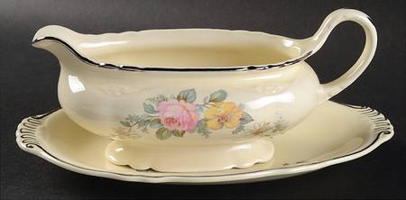 Armand (Virginia Rose Shape) Gravy Boat & Underplate/Relish