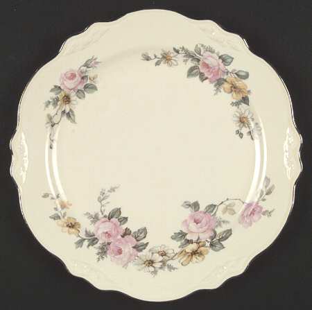 Armand (Virginia Rose Shape) Luncheon Plate