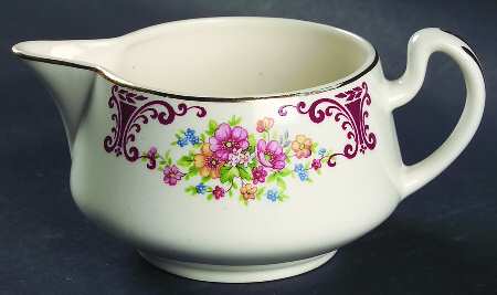 B1315 (Gold Trim) Creamer