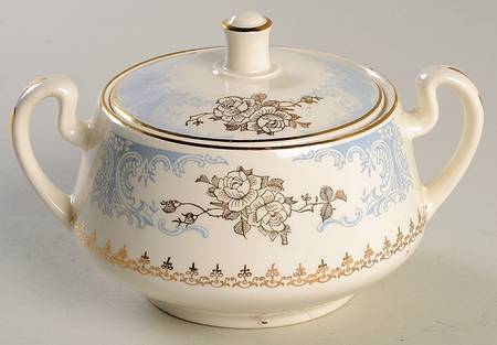 Royal Splendor Sugar Bowl & Lid by Homer Laughlin 