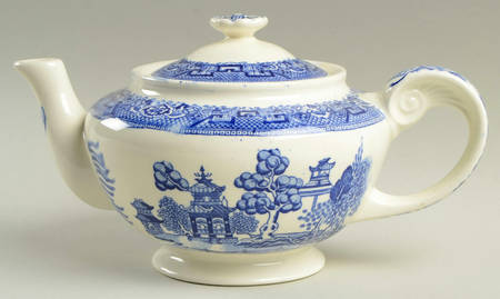 Blue Willow Teapot & Lid